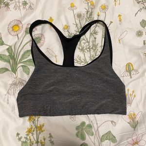 sports bra